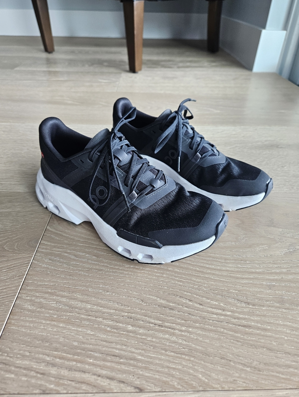 On Running CloudPulse Women's Athletic Shoes - Black/White 8